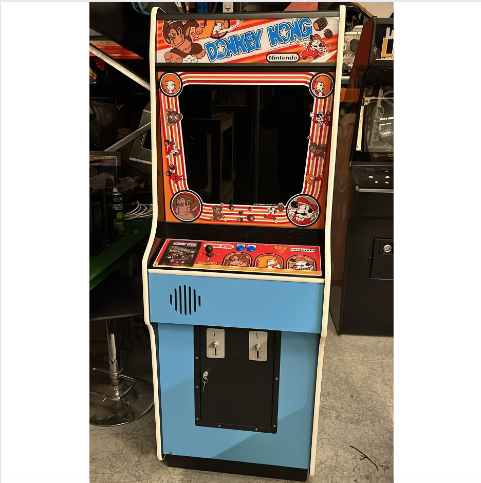 Original 1981 Donkey Kong Arcade Machine by Nintendo