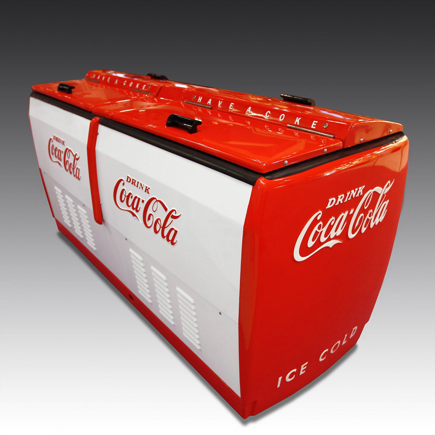 http://www.gamesroomcompany.com/cdn/shop/products/westinghouse_coca-cola_chest_back_view.jpg?v=1594305783