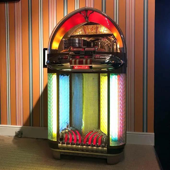 Wurlitzer 1100 Centennial Vinyl Jukebox |The Games Room Company