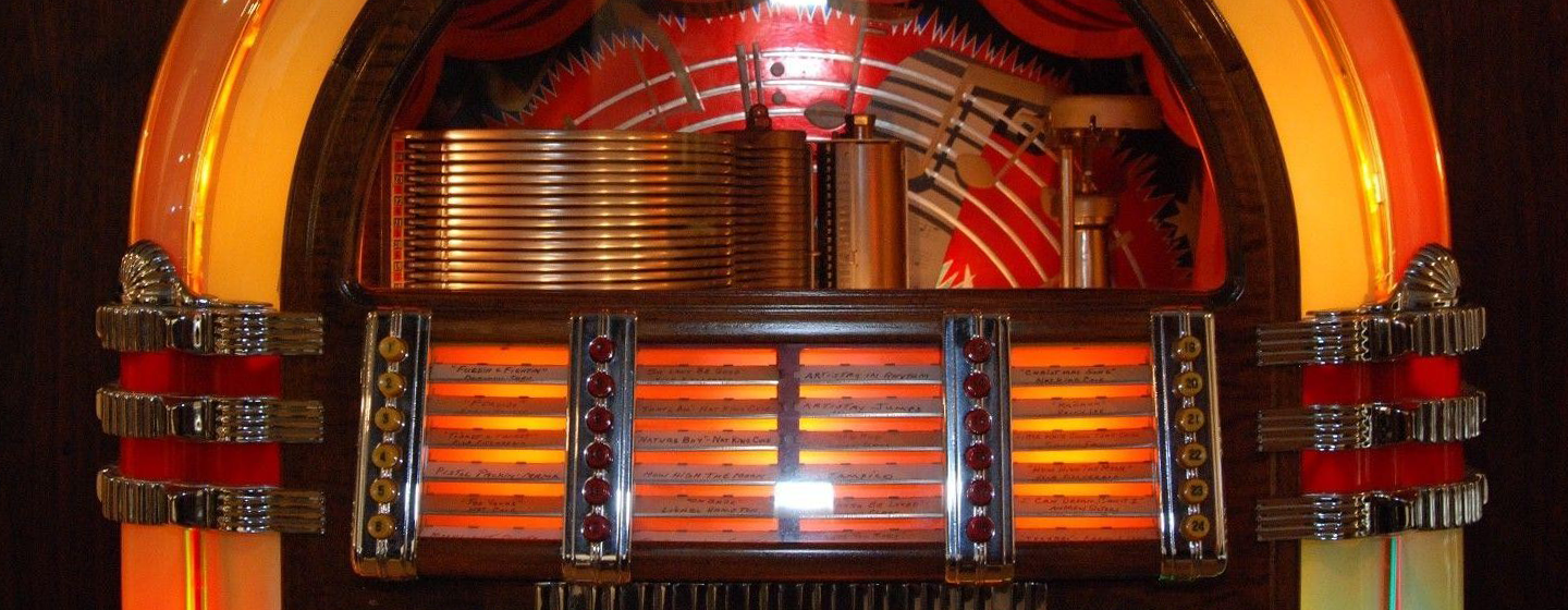 Reconditioned Vinyl & CD Jukeboxes