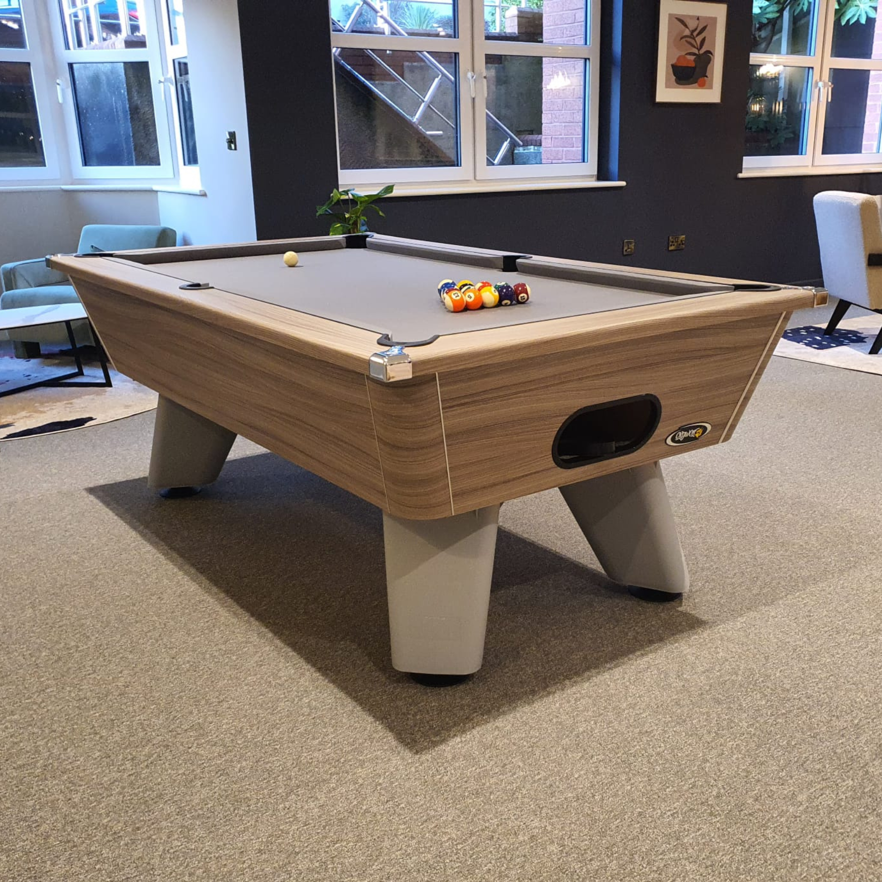 Cry Wolf English Pool Table