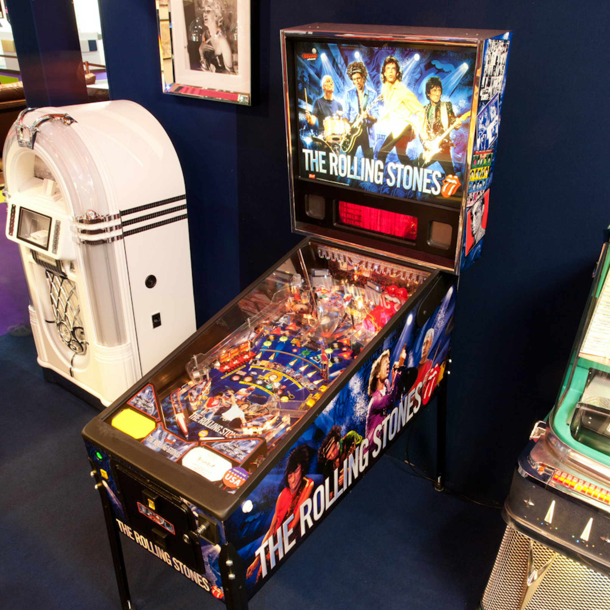 2011 Rolling Stones Pinball Machine by Stern