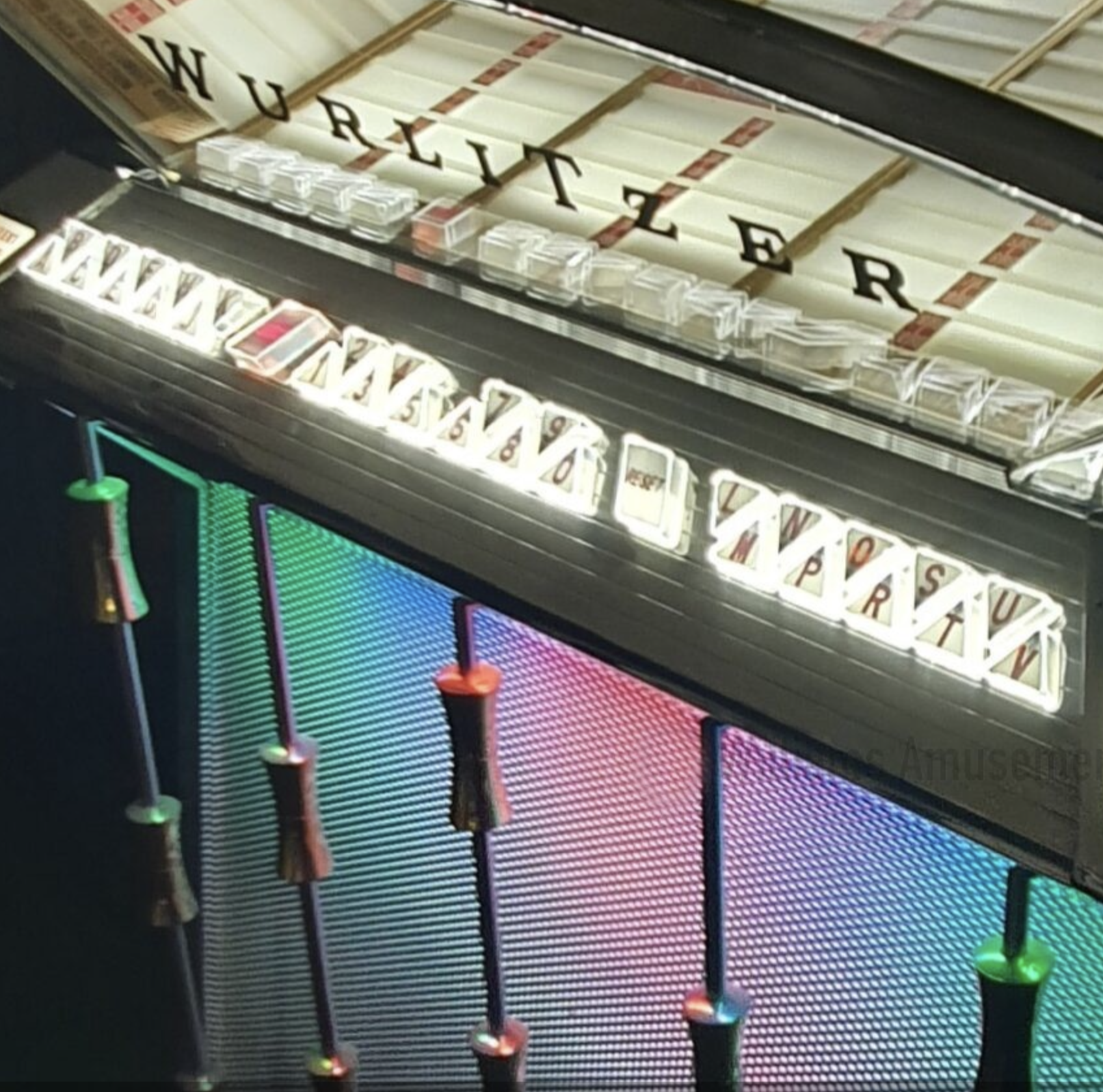 1961 Wurlitzer 2500 Vinyl Jukebox