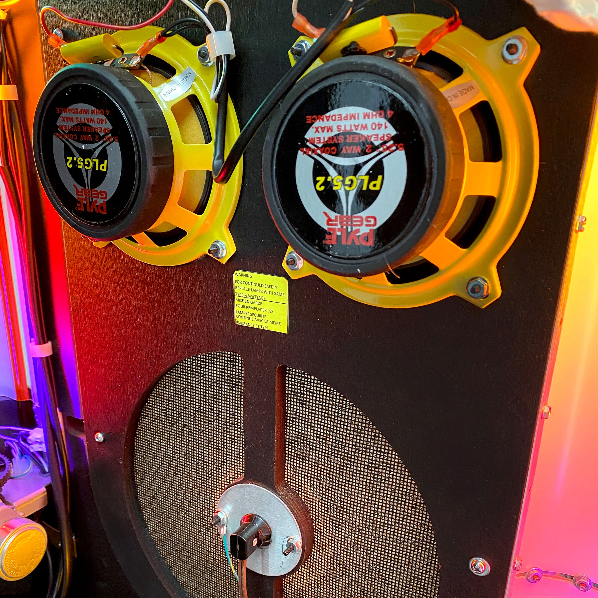 Rock-Ola Bubbler Vinyl 45 Jukebox in Gloss Black with Bluetooth