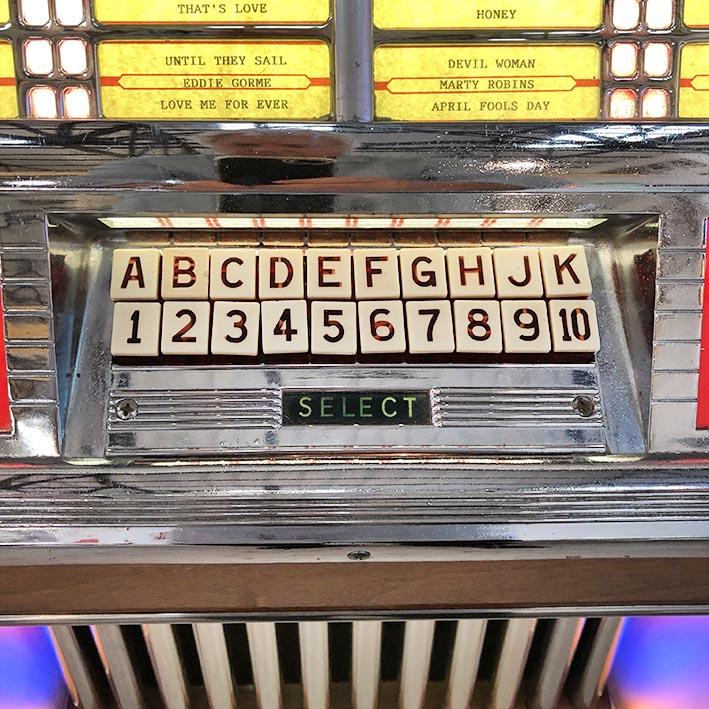 Original 1952 Seeburg M100C Vinyl Jukebox