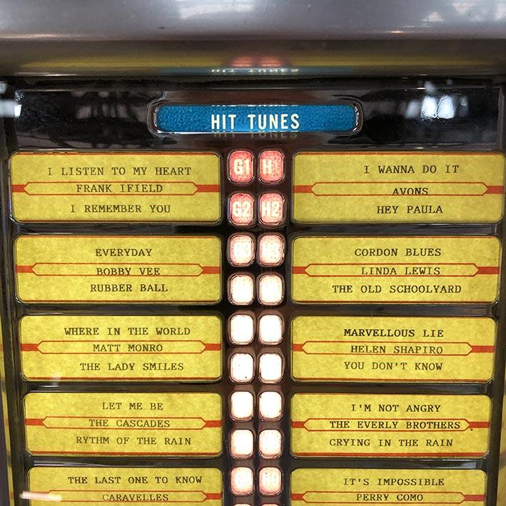 Original 1952 Seeburg M100C Vinyl Jukebox