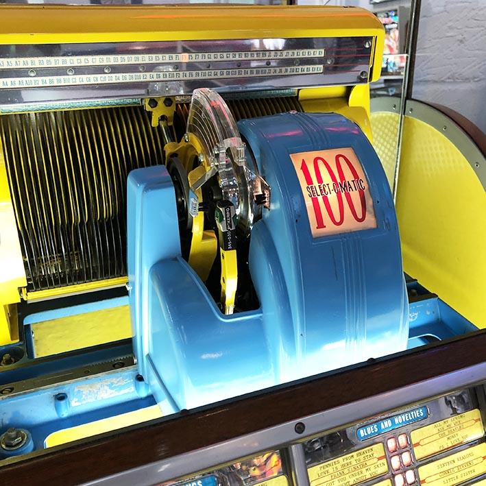 Original 1952 Seeburg M100C Vinyl Jukebox