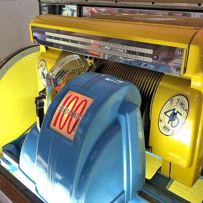 Original 1952 Seeburg M100C Vinyl Jukebox