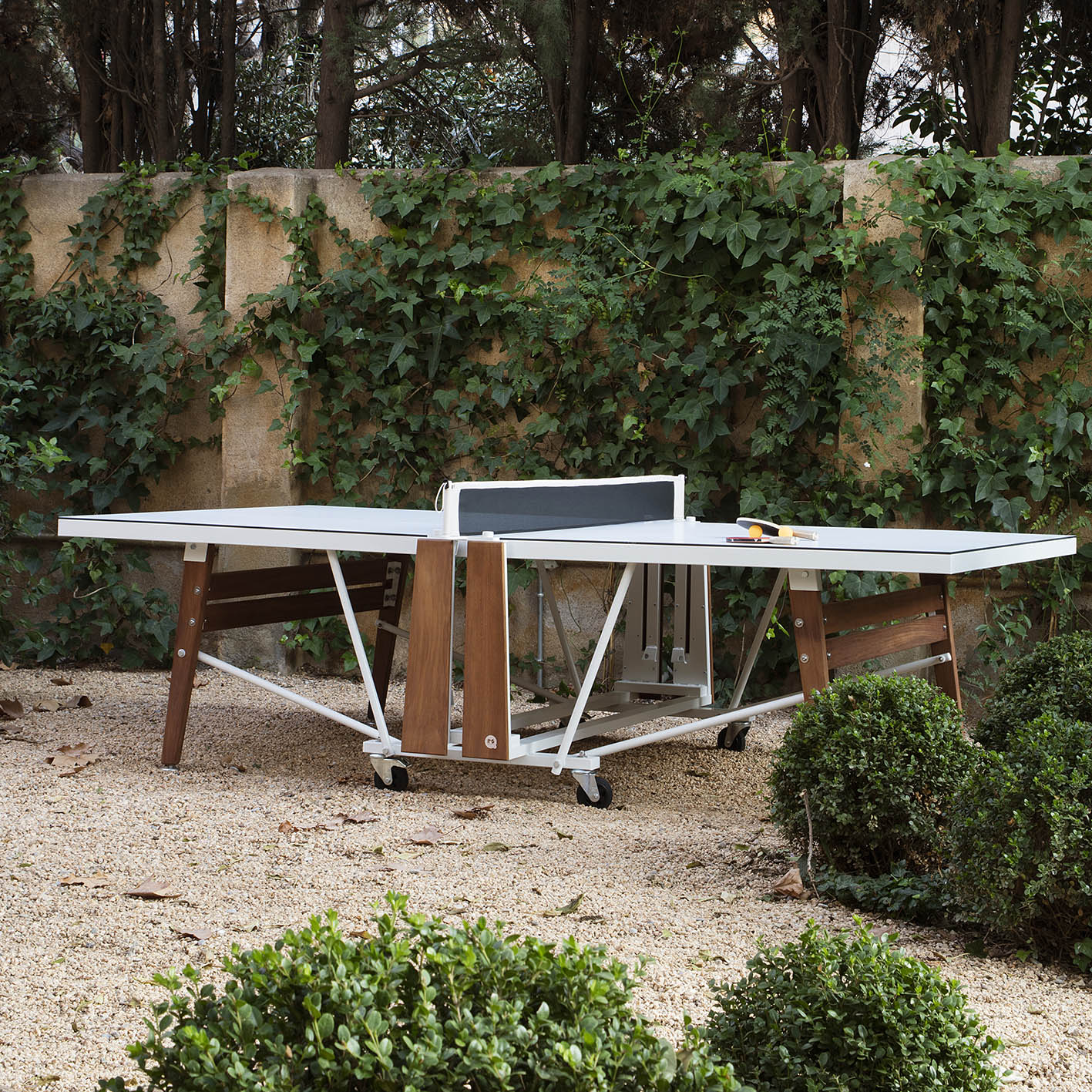 Folding Tournament Size Table Tennis in Black
